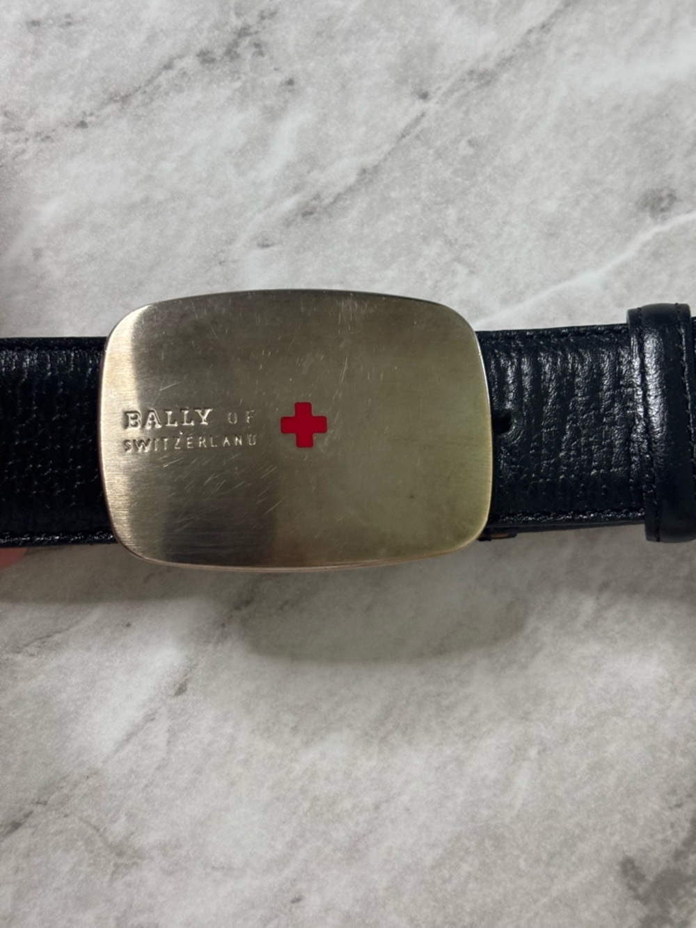 Bally of Switzerland Mens Black Leather Belt with Embossed Logo Buckle size M/38